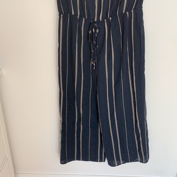 Universal thread linen jumpsuit - Picture 3 of 3